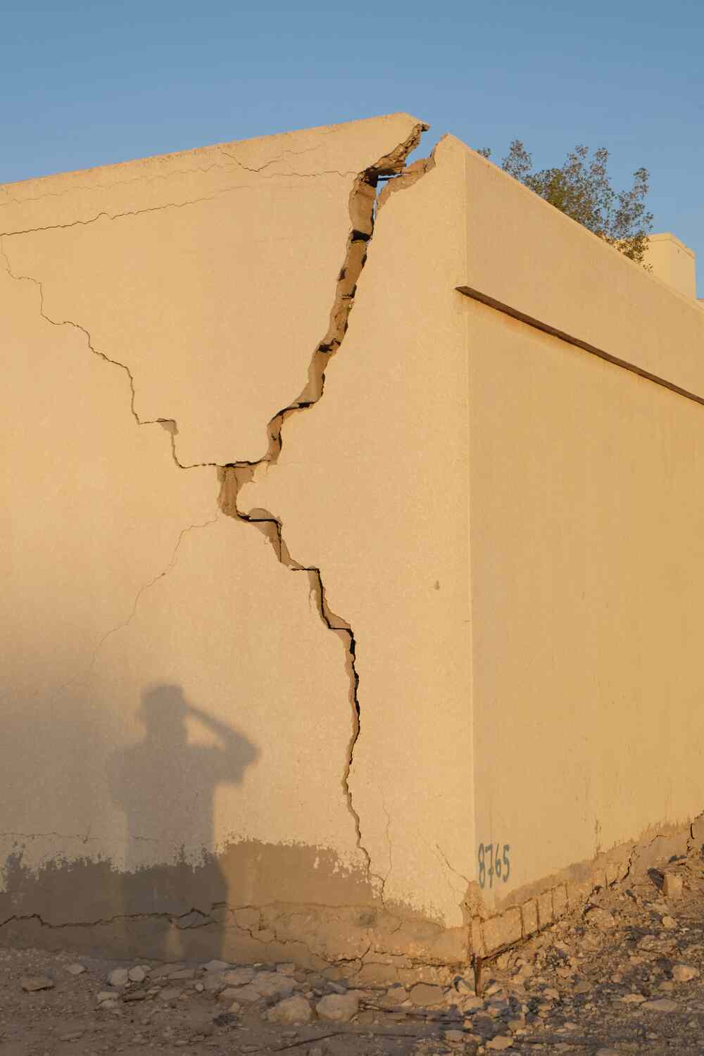 Къртене на стени